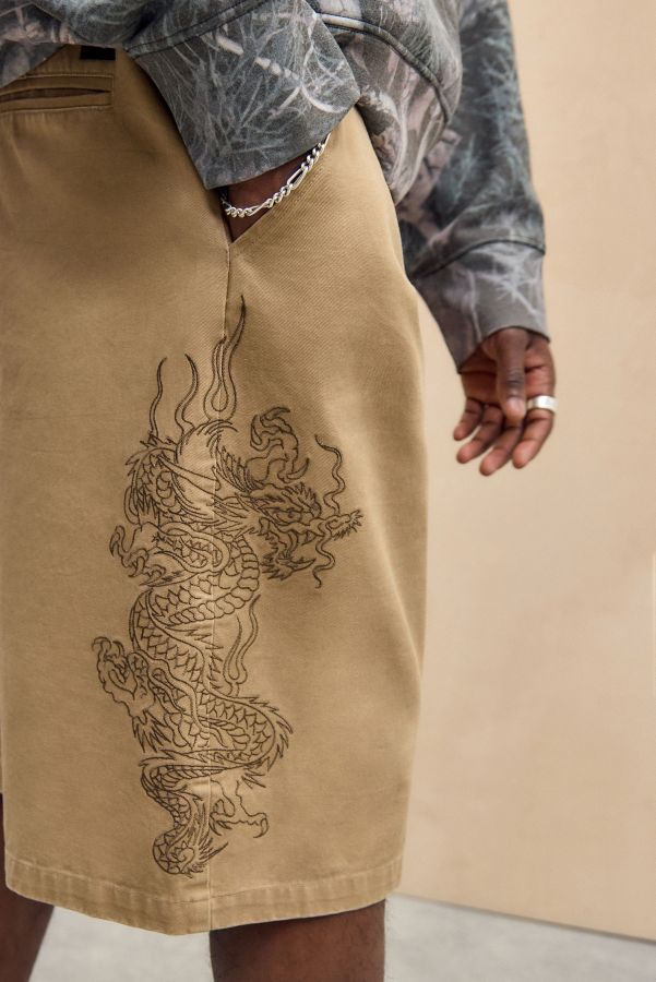 Vista diapositiva: 4: Ed Hardy UO Esclusivo Pantaloncini Chino Drago Abbronzato