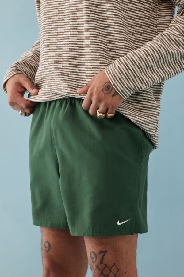 Slide View: 1: Nike Swim UO Exclusive – Badeshorts​​​​​​​ „Galactic“ in Jadegrün