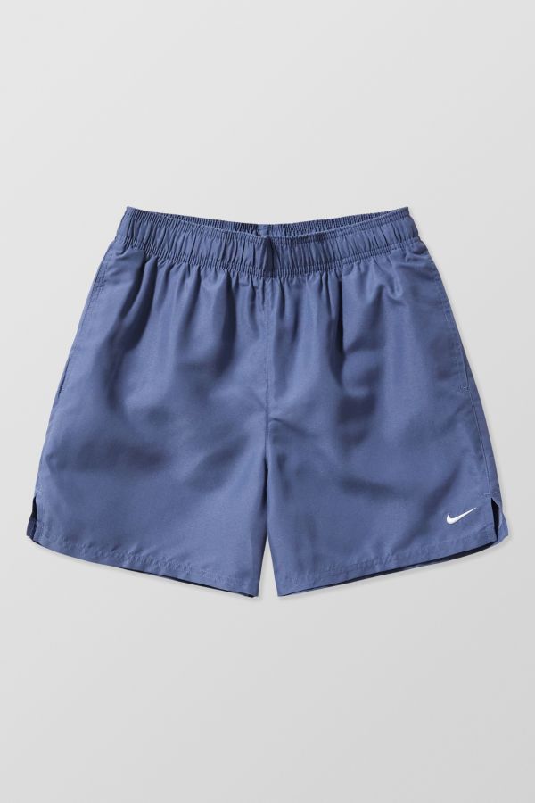 Slide View: 7: Nike Swim UO Exclusive – Badeshorts in Donnerblau