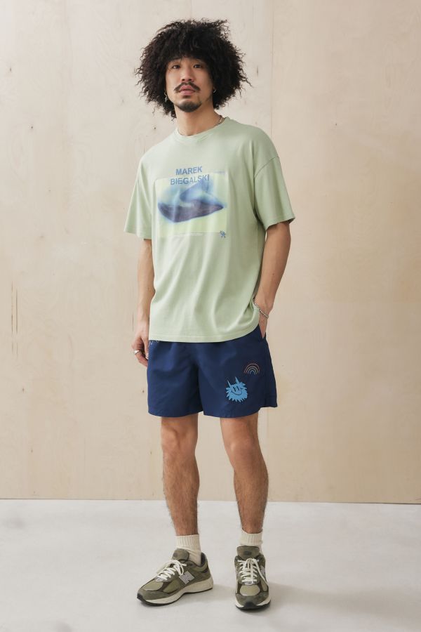 Slide View: 4: UO – Badeshorts in Marineblau mit Kritzelstickerei