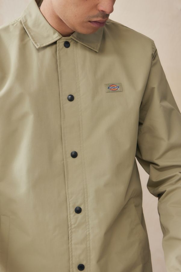 Slide View: 2: Dickies – Coach-Jacke „Oakport“ in Sand