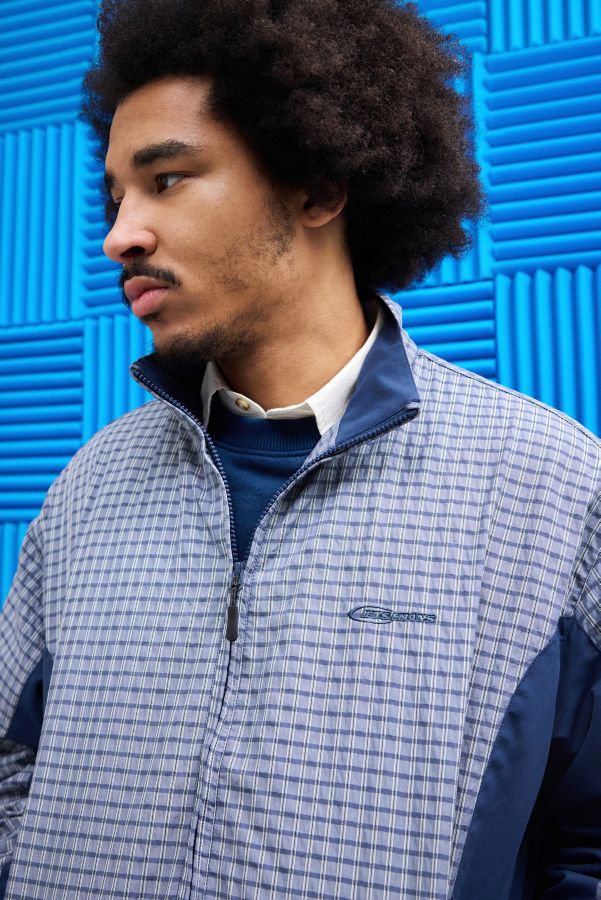 Slide View: 3: iets frans... Blue Check Panel Track Top