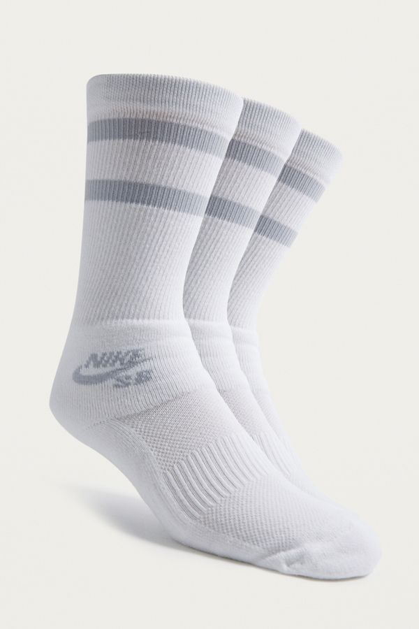 Nike SB White Crew Socks Pack Urban Outfitters DE