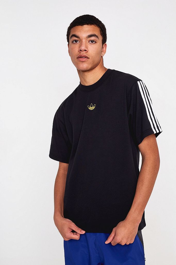 adidas Floating Logo Black T-Shirt | Urban Outfitters UK