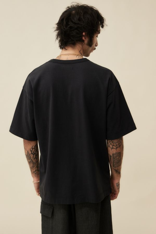 Slide View: 3: Loom – T-Shirt „Metro“ in Schwarz