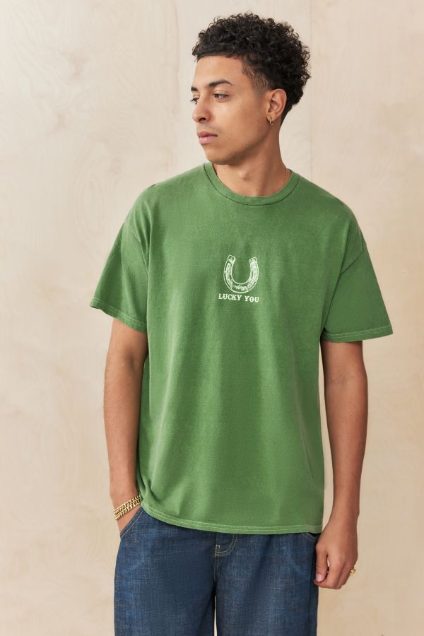 Slide View: 1: UO Grün Glücklich Sie T-shirt