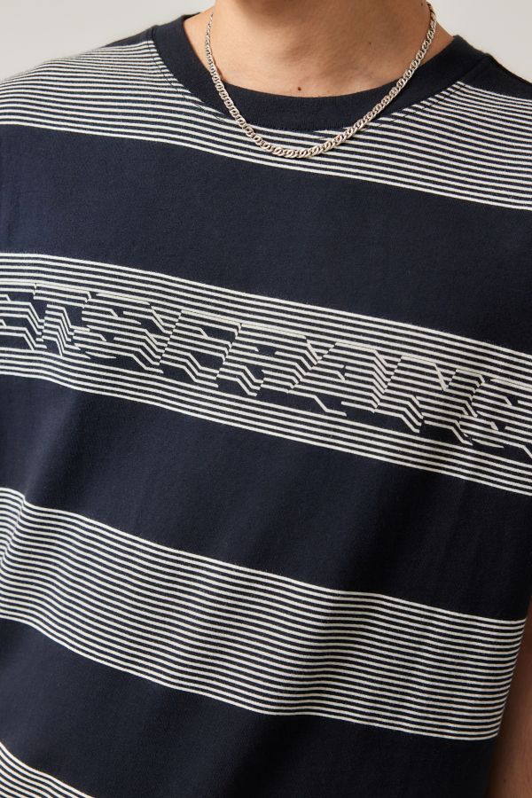 Slide View: 2: iets frans... 3D Stripe T-Shirt