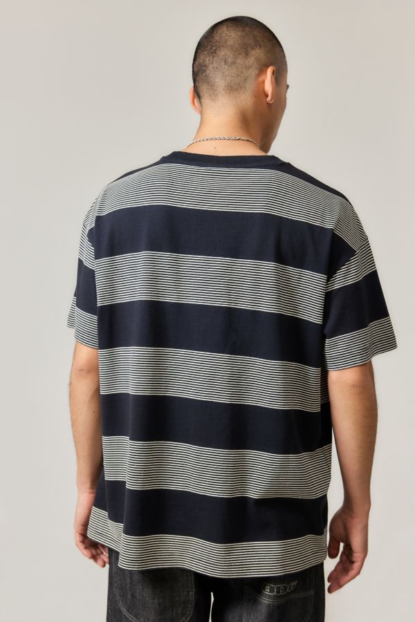 Slide View: 4: iets frans... 3D Stripe T-Shirt