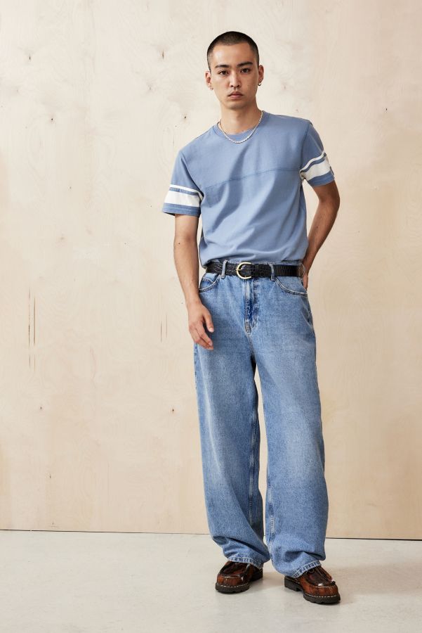 Slide View: 2: BDG Blaues Panelled T-Shirt