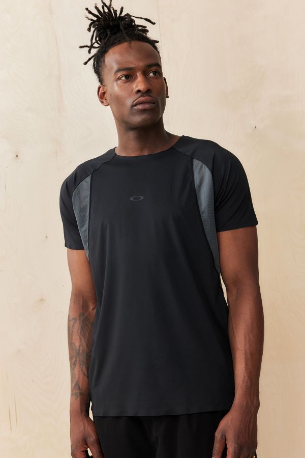 Slide View: 1: Oakley Blackout Verfolgung Pro T-Shirt