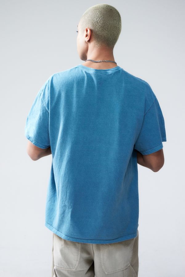 Slide View: 4: UO Blau Mini Berg Motiv T-Shirt