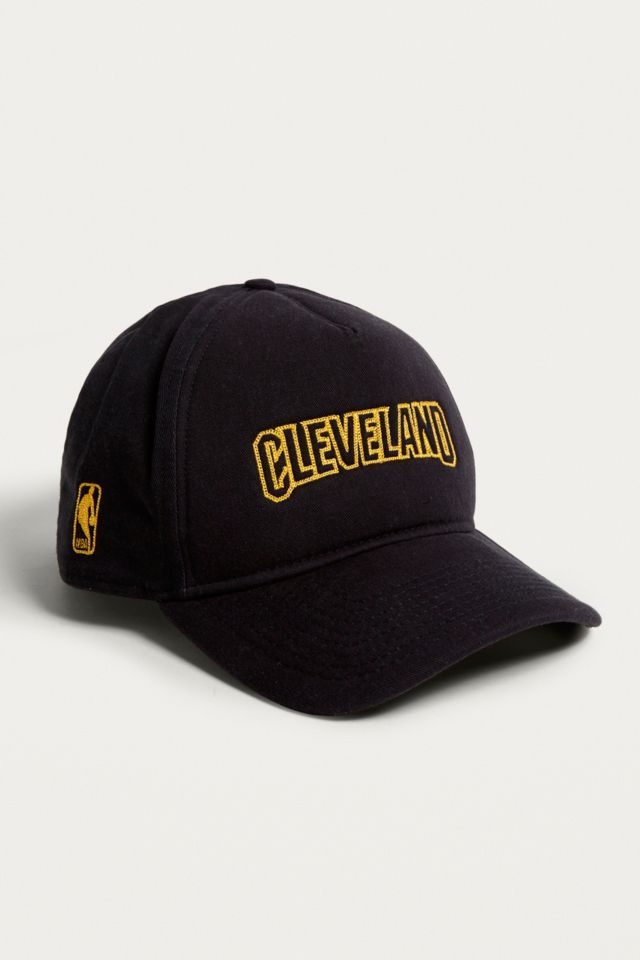 New Era Nba Cleveland Cavaliers Chain Stitch A Frame Cap Urban Outfitters De