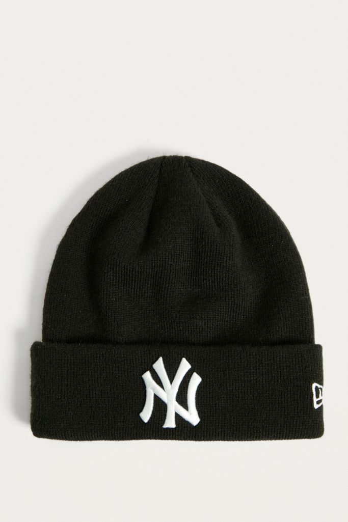 New Era NY Yankees Black Cuff Beanie | Urban Outfitters UK