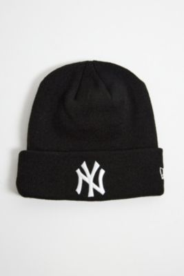 New Era NY Yankees Black Beanie