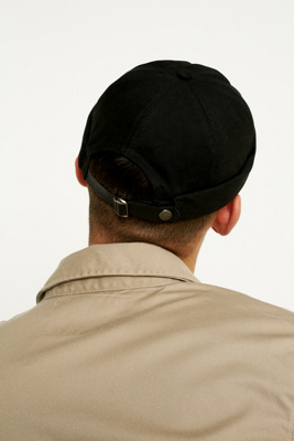 black docker cap