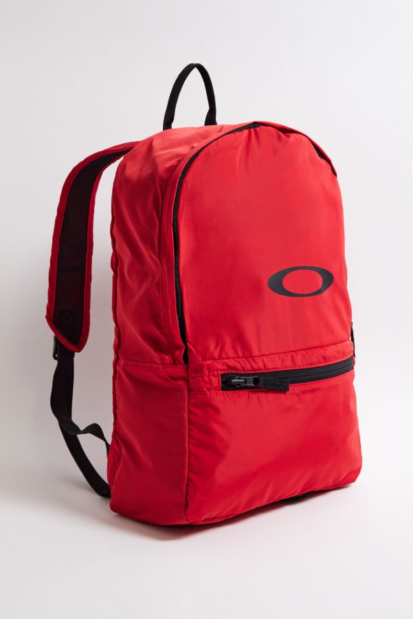 Vista de diapositivas: 3: Mochila Empacable Roja Oakley