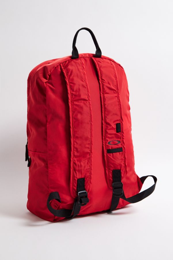 Vista de diapositivas: 4: Mochila Empacable Roja Oakley