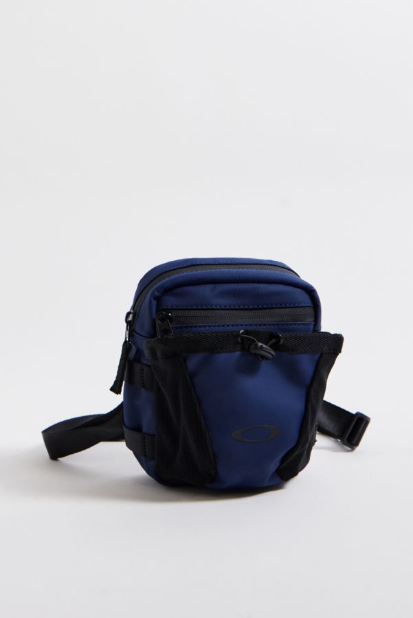 Slide View: 1: Sac Bandoulière Bleu Oakley Rover