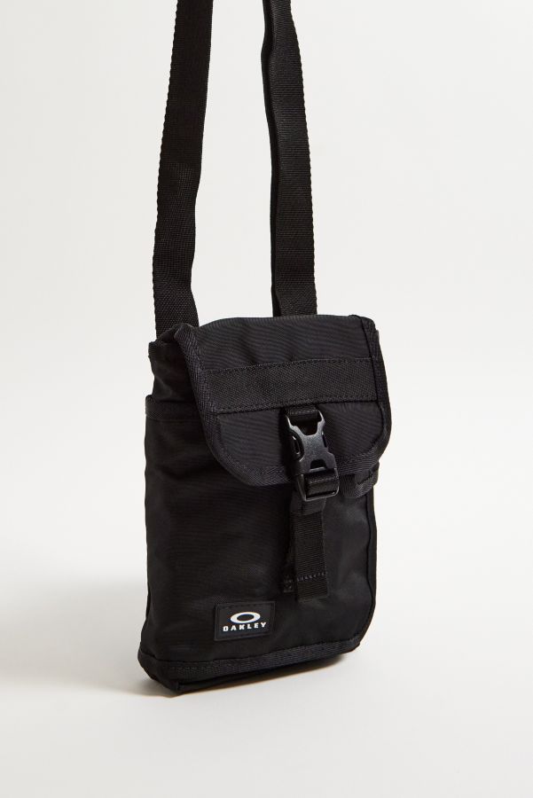 Slide View: 2: Sac à bandoulière plat Oakley Exclusif UO