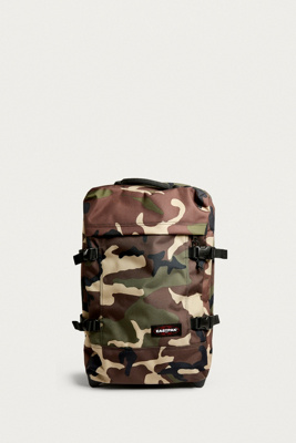 eastpak tranverz camo