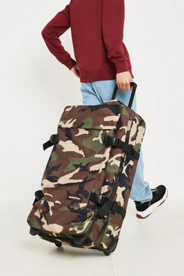 eastpak tranverz camo