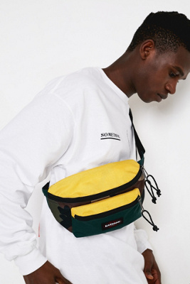 eastpak bum bag camo