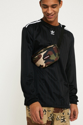 eastpak springer camo