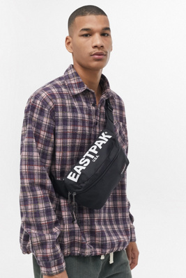 eastpak doggy bag black