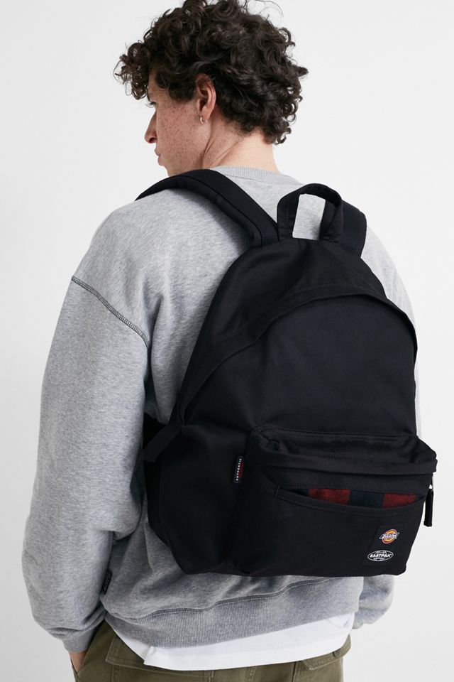 Dickies X Eastpak Gepolsterter Rucksack „Pak'r“ in Schwarz Urban