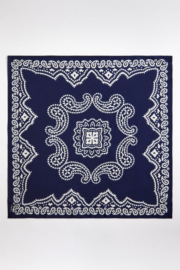 Slide View: 2: Foulard imprimé bandana bleu marine UO