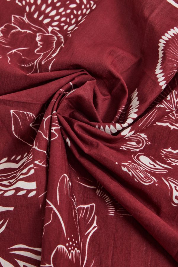 Slide View: 2: Foulard imprimé bandana rouge UO