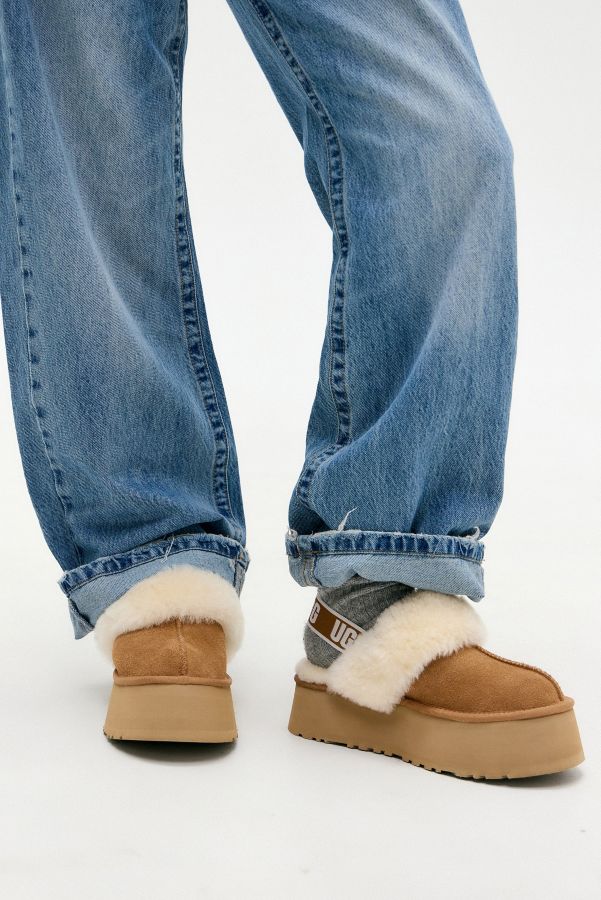 Vista diapositiva: 1: UGG Chestnut Funkette Pantofole