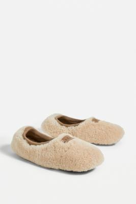 how do you clean ugg slippers