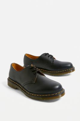 3 eyelet dr martens