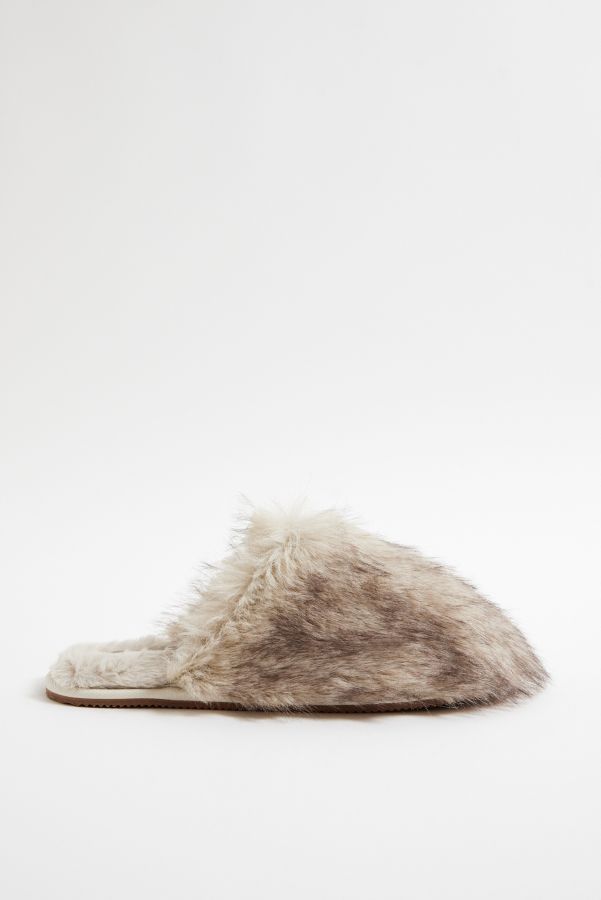 Slide View: 3: UO Cosy White Faux Fur Slippers