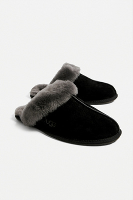 ugg scuffette black