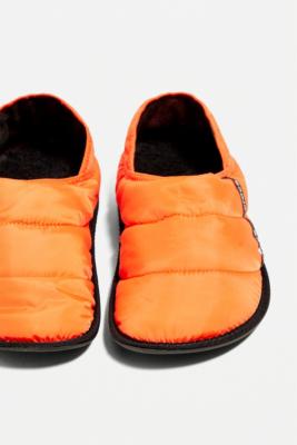 crocs neo puff lined slipper