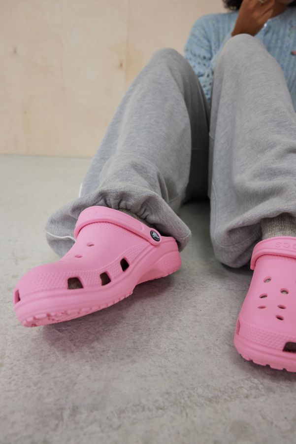 Vista de diapositivas: 1: Zuecos Clásicos Crocs Rosa