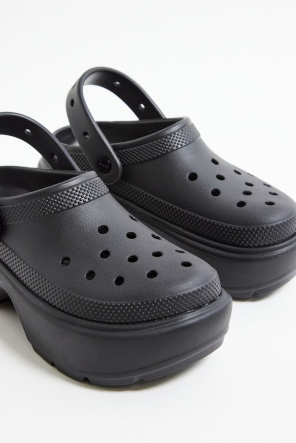 Vista de diapositivas: 4: Zuecos Negros Stomp de Crocs