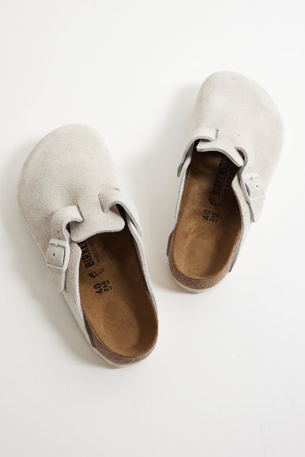 Vista diapositiva: 4: Birkenstock Antique White Suede Boston Clogs