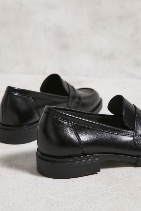 Vista de diapositivas: 4: UO Penny Leather Loafers