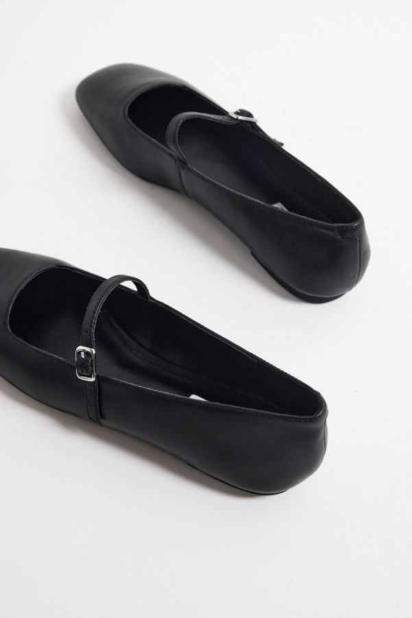 Slide View: 5: Steve Madden Ezri Leder Ballerinas