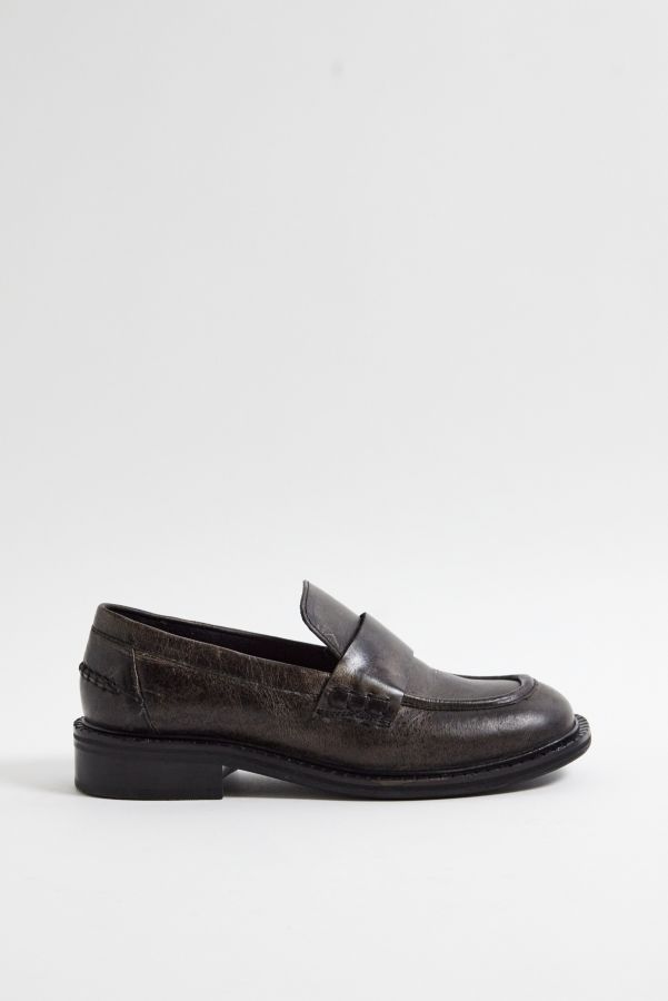 Slide View: 4: UO Distressed Square Leather Loafers