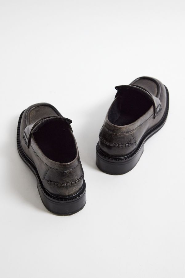 Slide View: 5: UO Distressed Square Leather Loafers