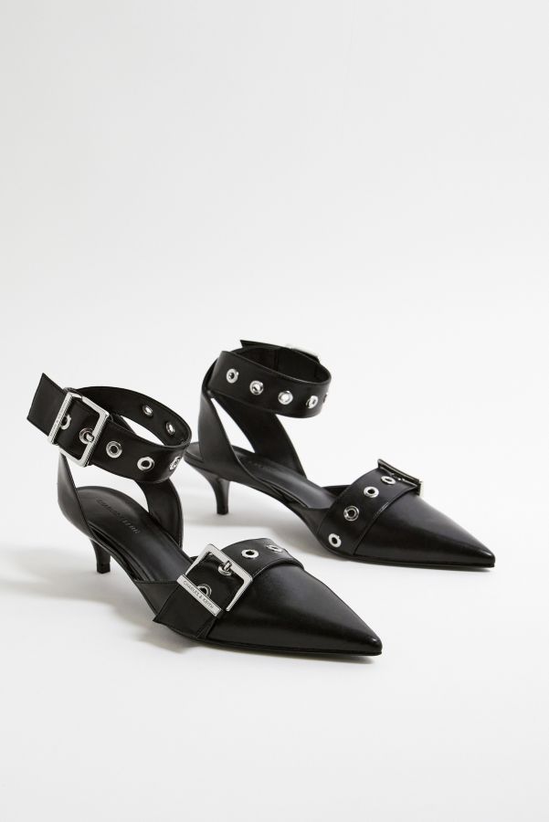 Slide View: 2: Charles & Keith Ösen-Riemen Kätzchen-Absatz Pumps