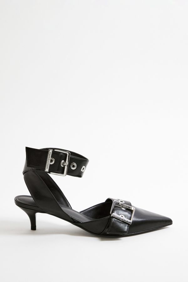 Slide View: 3: Charles & Keith Ösen-Riemen Kätzchen-Absatz Pumps