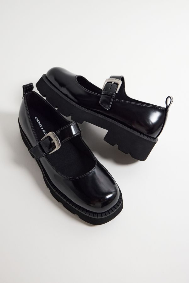 Slide View: 2: Charles & Keith Schwarze Klobige Mary Jane Schuhe