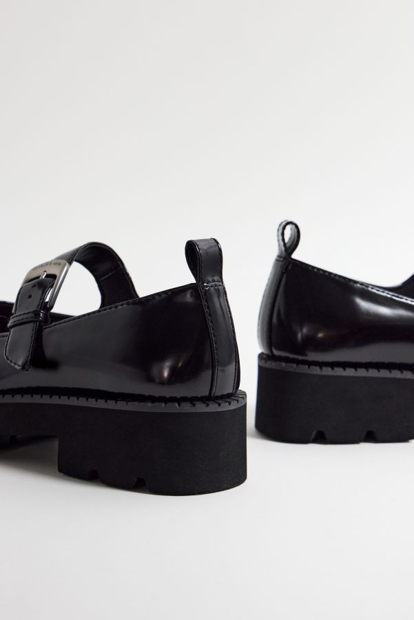 Slide View: 4: Charles & Keith Schwarze Klobige Mary Jane Schuhe