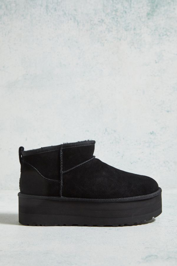 Vista de diapositivas: 2: UGG Botas de plataforma Ultra-Mini Classic Negras