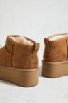 Thumbnail View 4: UGG – Klassischer Stiefel „Ultra Mini“ in Kastanie mit Plateausohle